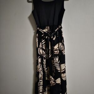 Elegant Black and Cream Leaf Print Dress